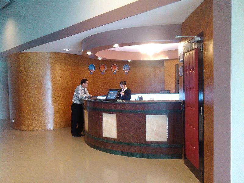 Icon Hotel Манила Екстериор снимка