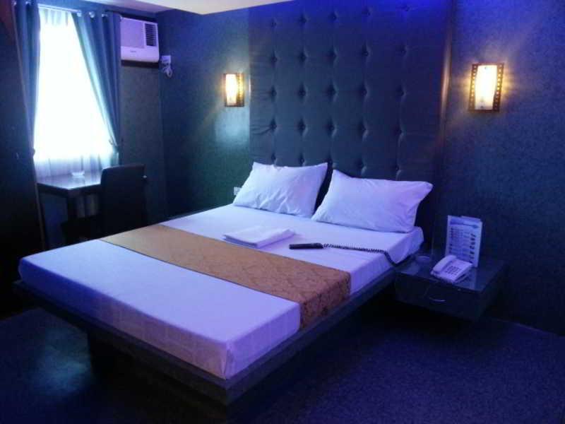 Icon Hotel Манила Екстериор снимка
