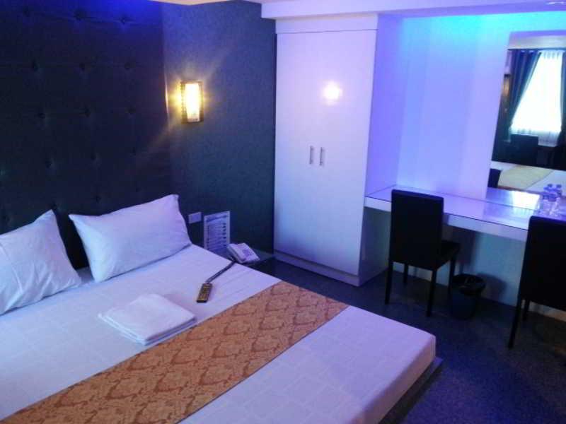 Icon Hotel Манила Екстериор снимка