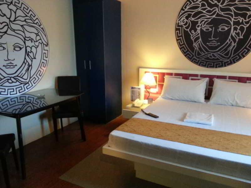 Icon Hotel Манила Екстериор снимка