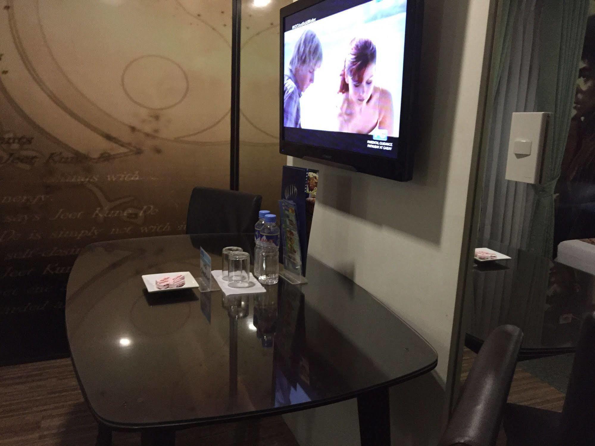 Icon Hotel Манила Екстериор снимка
