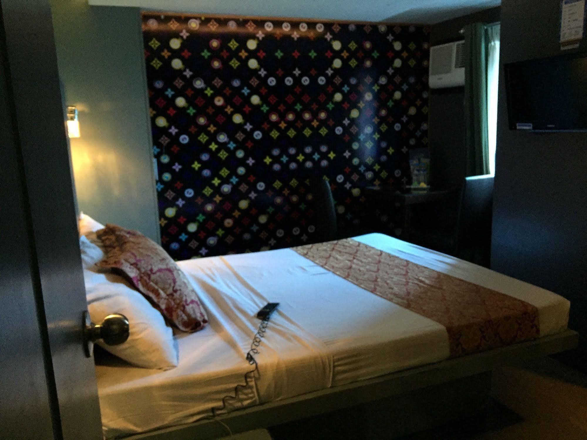 Icon Hotel Манила Екстериор снимка