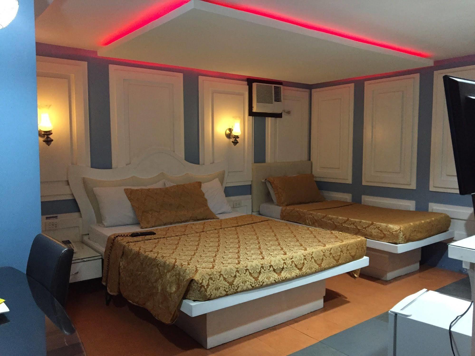 Icon Hotel Манила Екстериор снимка