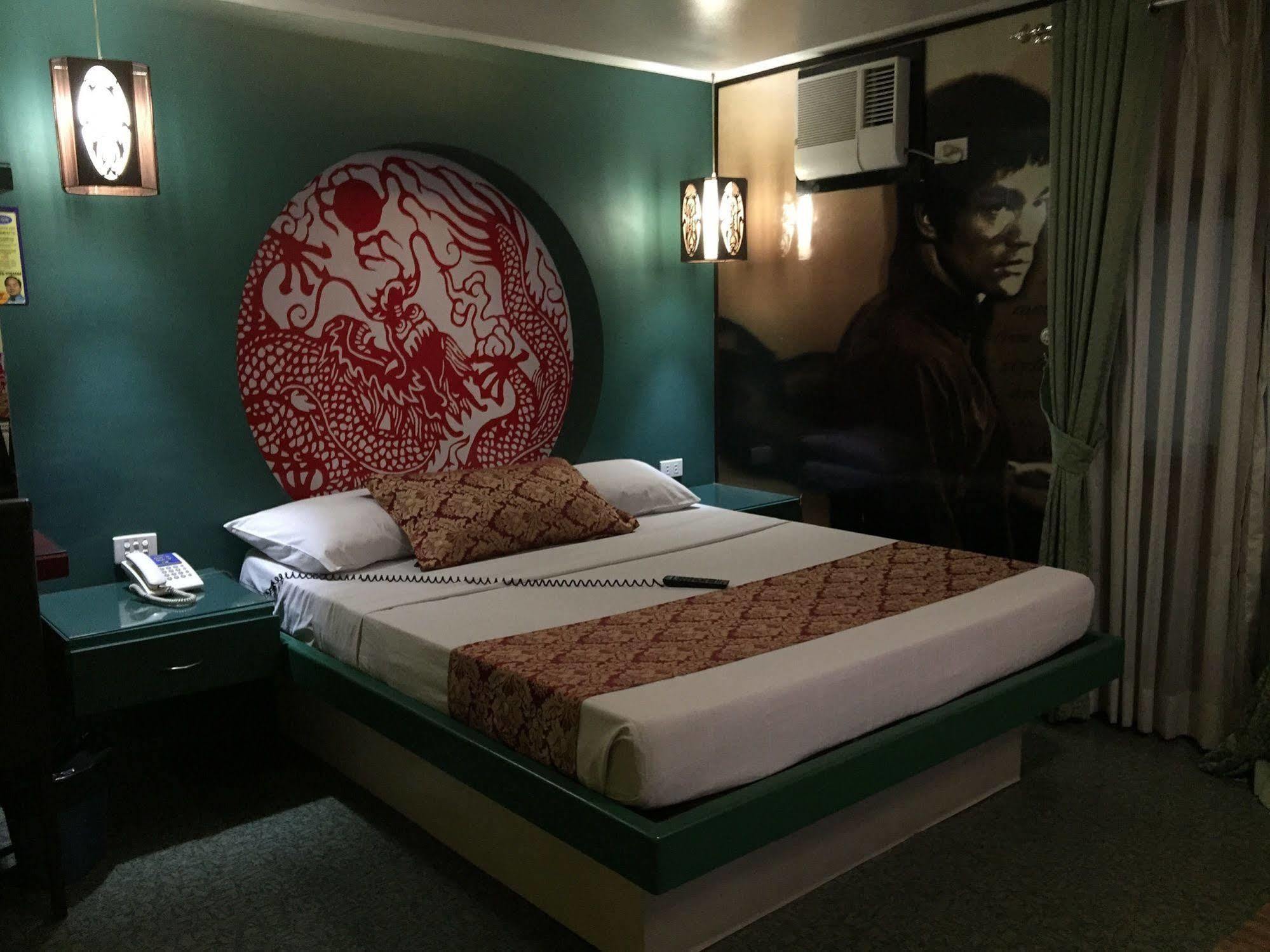 Icon Hotel Манила Екстериор снимка