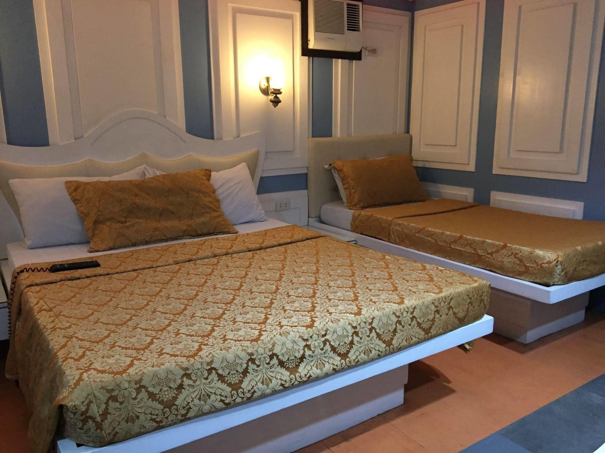 Icon Hotel Манила Екстериор снимка