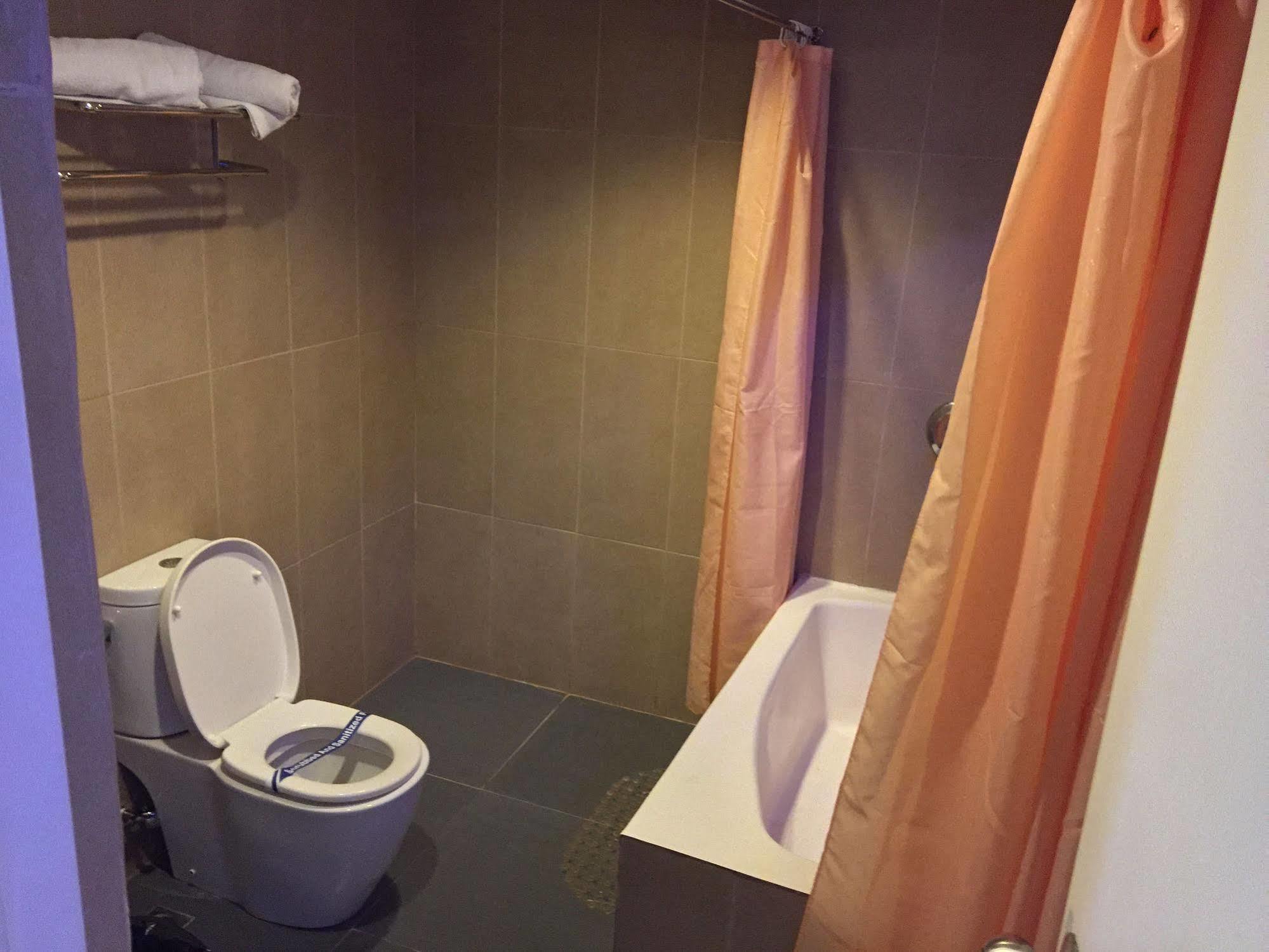 Icon Hotel Манила Екстериор снимка